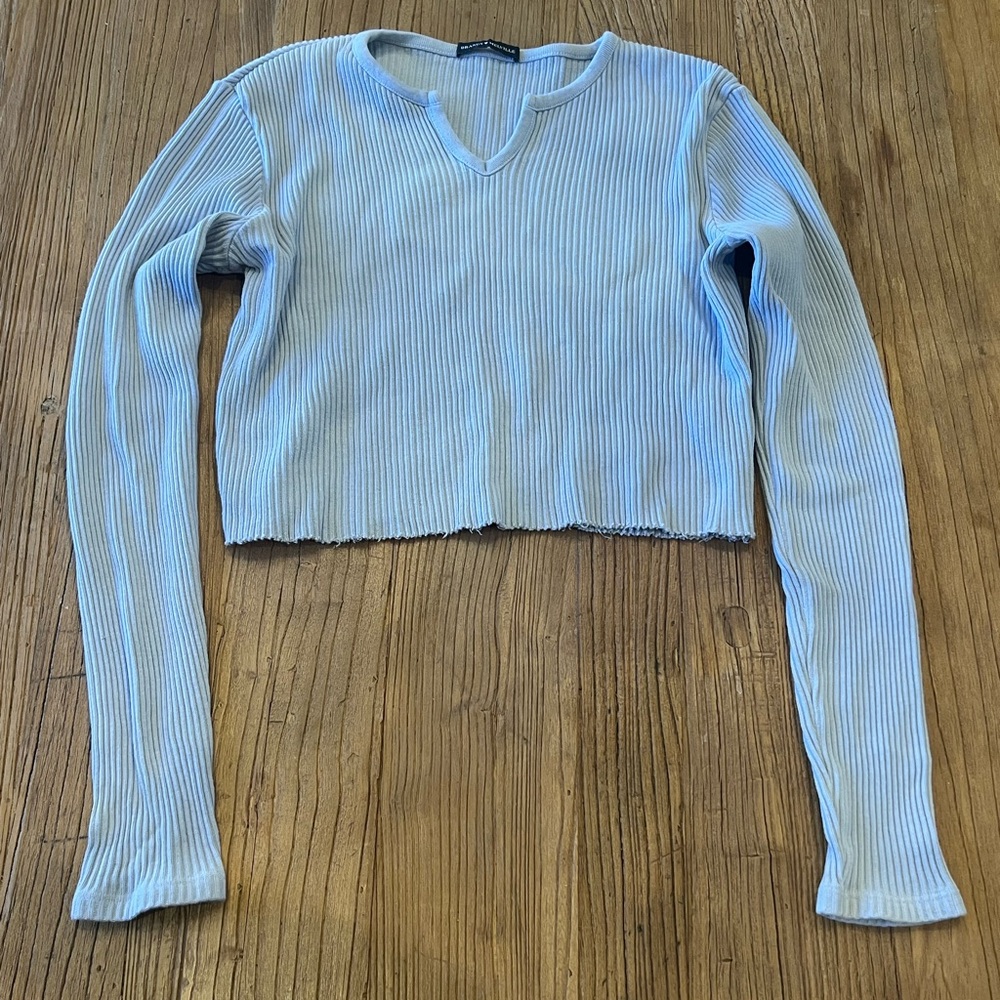 Brandy Melville Cropped Light Blue Long Sleeved Cotton Sweater with Small V-Neck